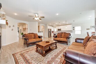 6915 Twilight Elm Trace in Park Row, TX - Building Photo - Building Photo