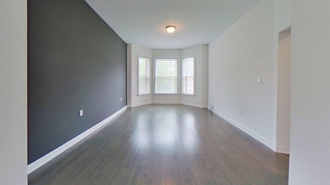 2803 E Belleview Pl