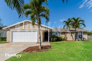 17440 Lebanon Rd in Ft. Myers, FL - Building Photo