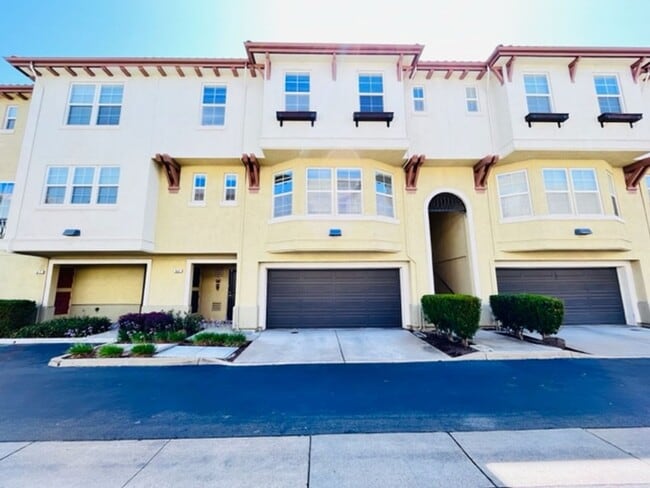 51 Matisse Ct