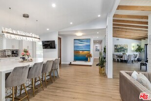 4821 Heaven Ave in Los Angeles, CA - Building Photo