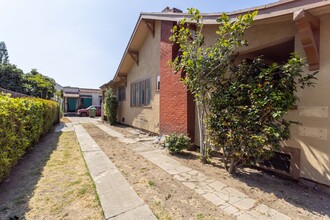 206 S Soto St in Los Angeles, CA - Building Photo - Building Photo