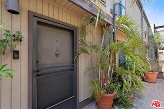 853 Larrabee St in West Hollywood, CA - Building Photo - Building Photo