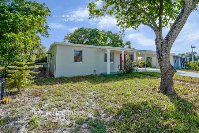 5095 NE 17th Dr in Pompano Beach, FL - Building Photo - Building Photo