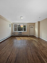 495 Maple St, Unit 2 in Brooklyn, NY - Building Photo - Building Photo
