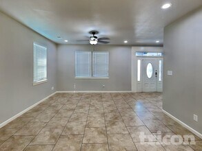 624 Nora Ln in Desoto, TX - Building Photo - Building Photo