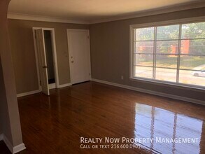 13838 Cedar Rd in University Heights, OH - Building Photo - Building Photo