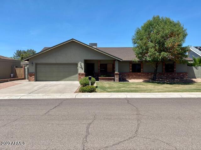 property at 1710 E Diamond Dr