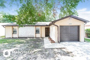 1923 Chesapeake Ct in Oldsmar, FL - Building Photo