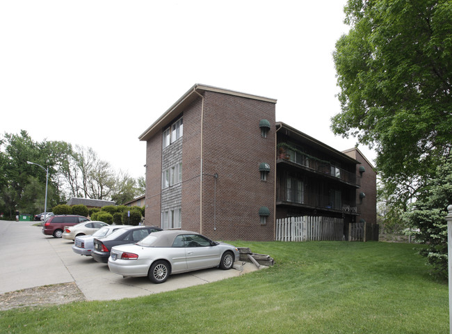 St. Francis Apartments in Omaha, NE - Building Photo - Building Photo