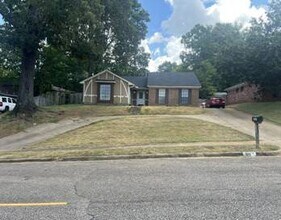 3036 Willow Ln Dr in Montgomery, AL - Building Photo - Building Photo