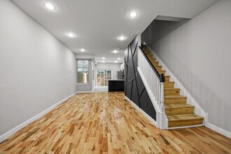 2857 N Opal St in Philadelphia, PA - Building Photo - Building Photo