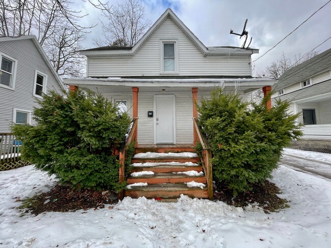 property at 1011-1013 Quarry Ave NW