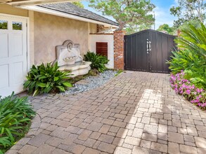 1542 Santiago Dr in Newport Beach, CA - Building Photo - Building Photo