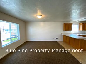 3156 Chasewood Dr in Ammon, ID - Building Photo - Building Photo