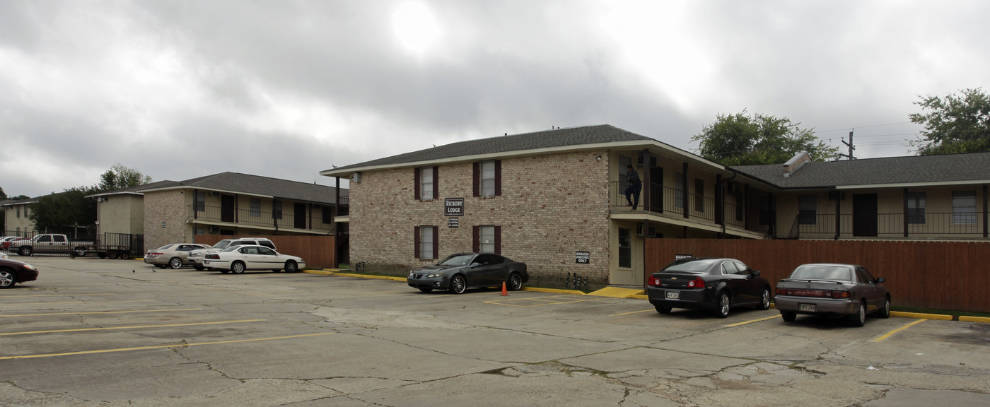 Hickory Lodge in Baton Rouge, LA - Building Photo