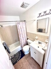 2323 NE 12th St in Gainesville, FL - Building Photo - Building Photo