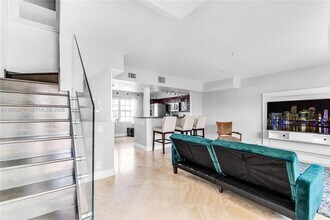 349 Virginia St in Hollywood, FL - Foto de edificio - Building Photo