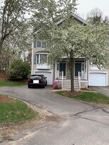 69 Georgetown Dr in Nashua, NH - Building Photo
