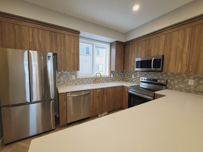 property at 2072 Wonnacott Way SW
