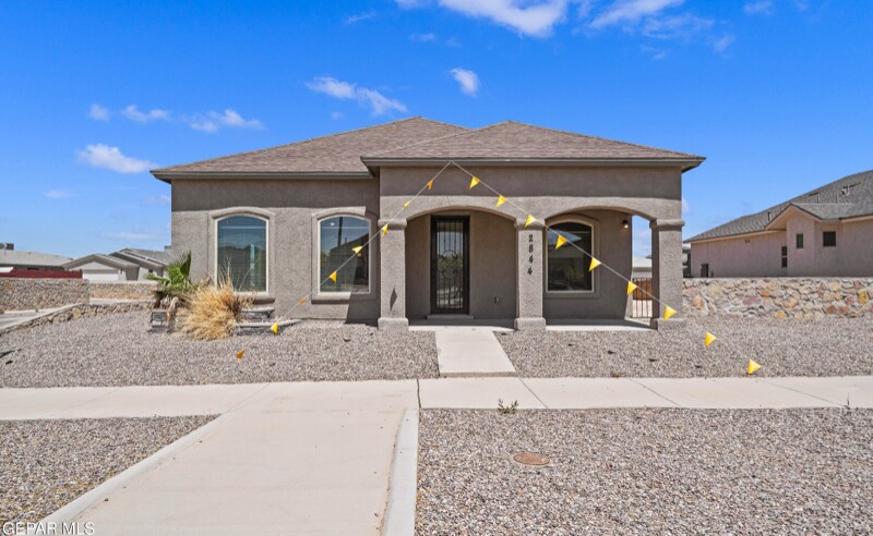 2844 Mike Price Dr in El Paso, TX - Building Photo