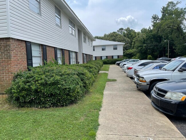 Citronelle Square in Citronelle, AL - Building Photo - Building Photo