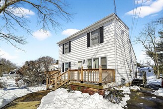 24 Steinhardt Ave in Old Bridge, NJ - Building Photo - Building Photo