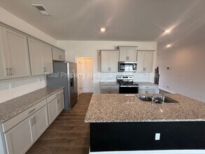 1563 Amberview Ln in Kernersville, NC - Building Photo - Building Photo