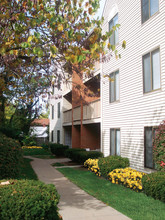 Limestone Square/Medical Villas in Lexington, KY - Building Photo - Building Photo