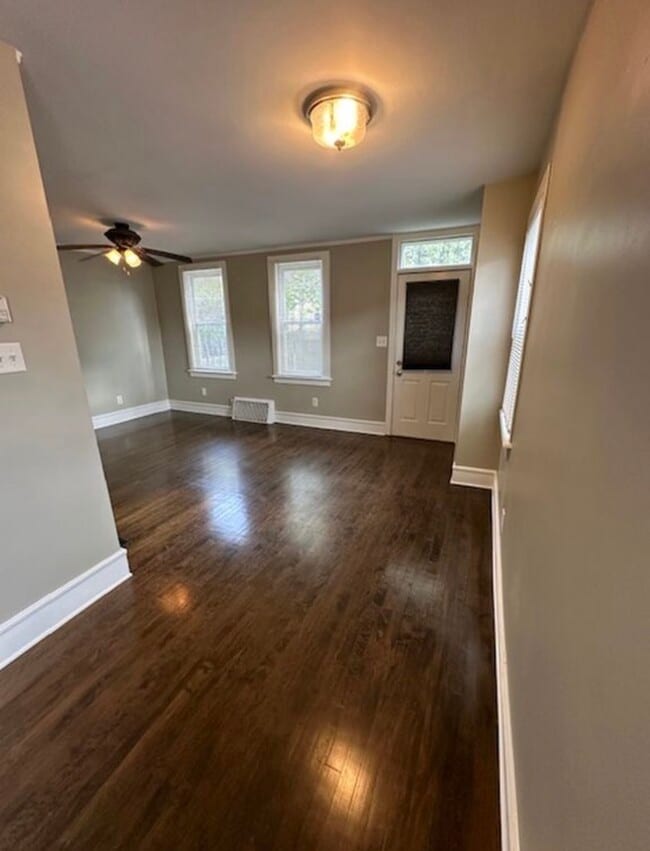 310 W Scott St in Milwaukee, WI - Building Photo - Building Photo