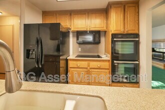 2901 Doidge Ave in Pinole, CA - Building Photo - Building Photo