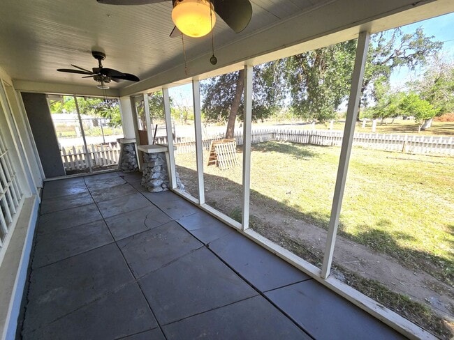 16811 Ave 288 in Farmersville, CA - Building Photo - Building Photo