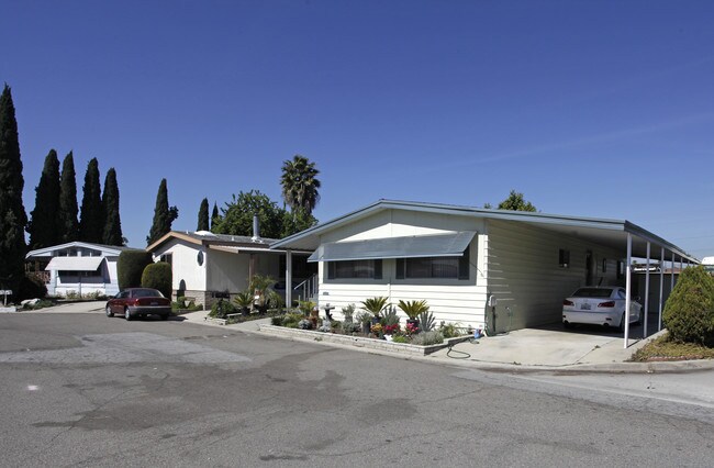 2514 W Orangethorpe Ave in Fullerton, CA - Foto de edificio - Building Photo