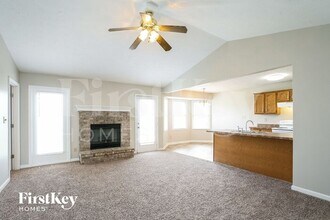 221 Westridge Blvd in Greenwood, IN - Building Photo - Building Photo