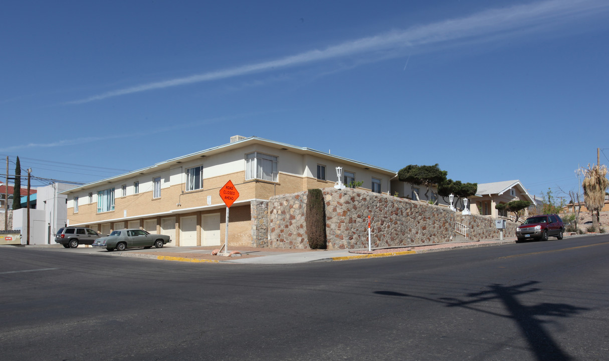 1501 N Stanton St in El Paso, TX - Building Photo