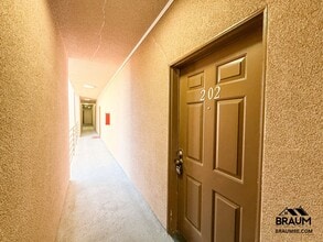 11459 Collins St in Los Angeles, CA - Building Photo - Building Photo