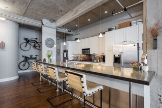 850 W Adams St, Unit 6E in Chicago, IL - Building Photo - Building Photo