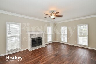 4595 Kinsdale Dr in Mableton, GA - Foto de edificio - Building Photo