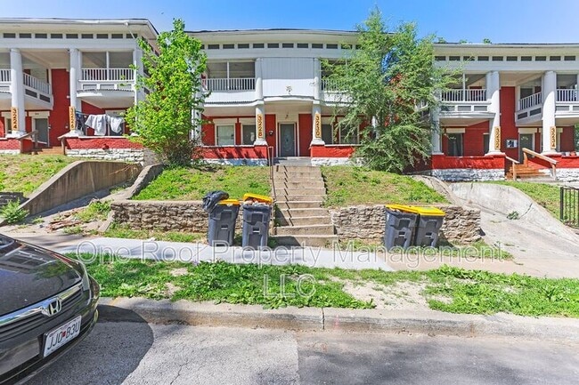 3228-3230 E 8th St in Kansas City, MO - Building Photo - Building Photo