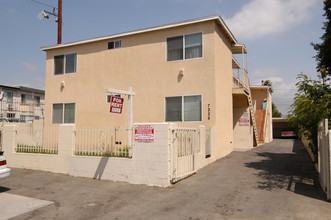 7226 Troost Ave in North Hollywood, CA - Foto de edificio - Building Photo