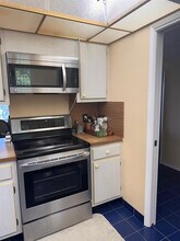 565 Oaks Ln in Pompano Beach, FL - Building Photo - Building Photo