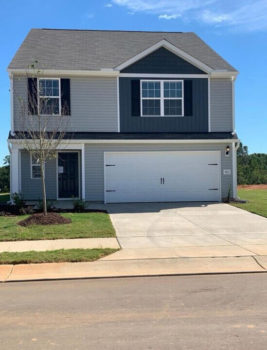 365 Windbreak Ln in Youngsville, NC - Building Photo