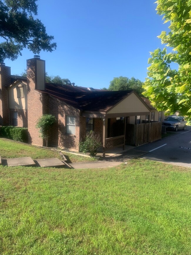 7825 Beauregard Cir, Unit 19A in Austin, TX - Building Photo - Building Photo