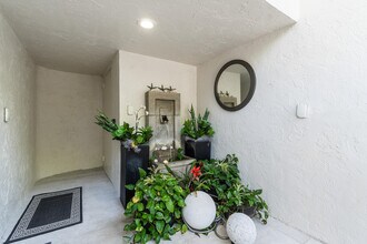 2335 S Ocean Blvd in Palm Beach, FL - Building Photo - Building Photo