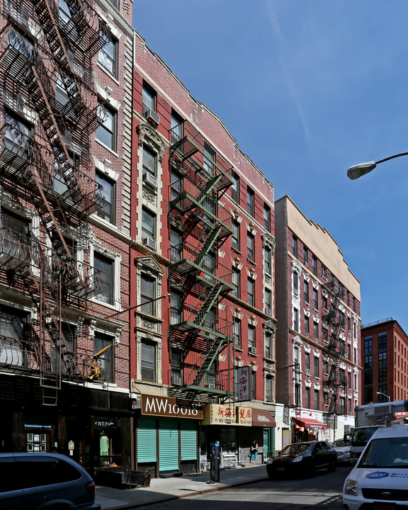 169 Mott St in New York, NY - Building Photo