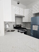 21-24 21st Rd-Unit -2 in Queens, NY - Building Photo - Building Photo