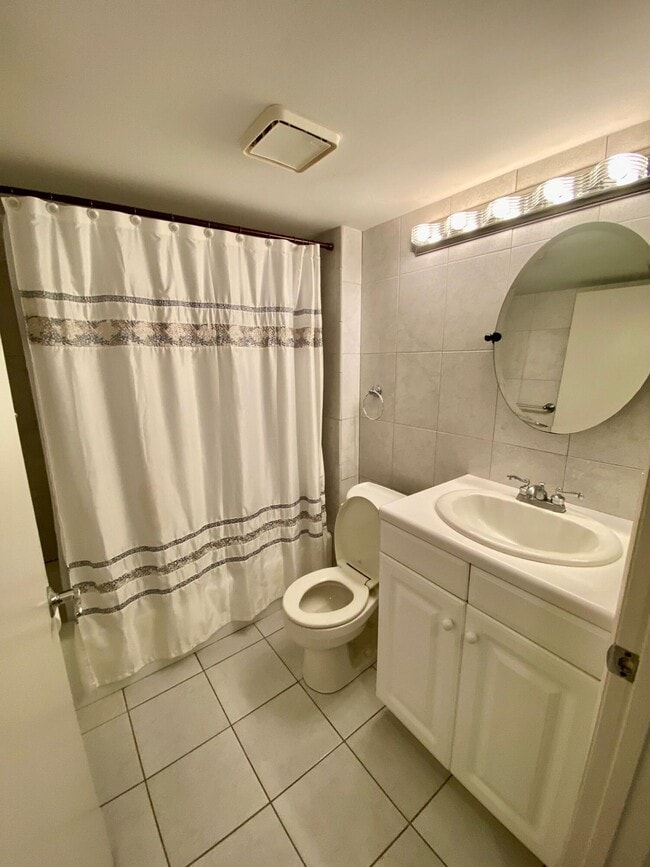 5377 Town Center Rd in Boca Raton, FL - Building Photo - Building Photo