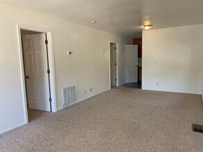 2918 El Noble Ave in Oroville, CA - Building Photo - Building Photo