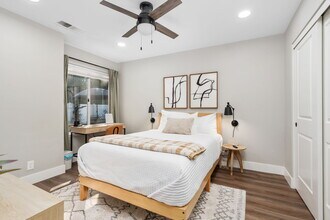 9178 N Woodlawn Dr, Unit Room A in Fresno, CA - Building Photo - Building Photo