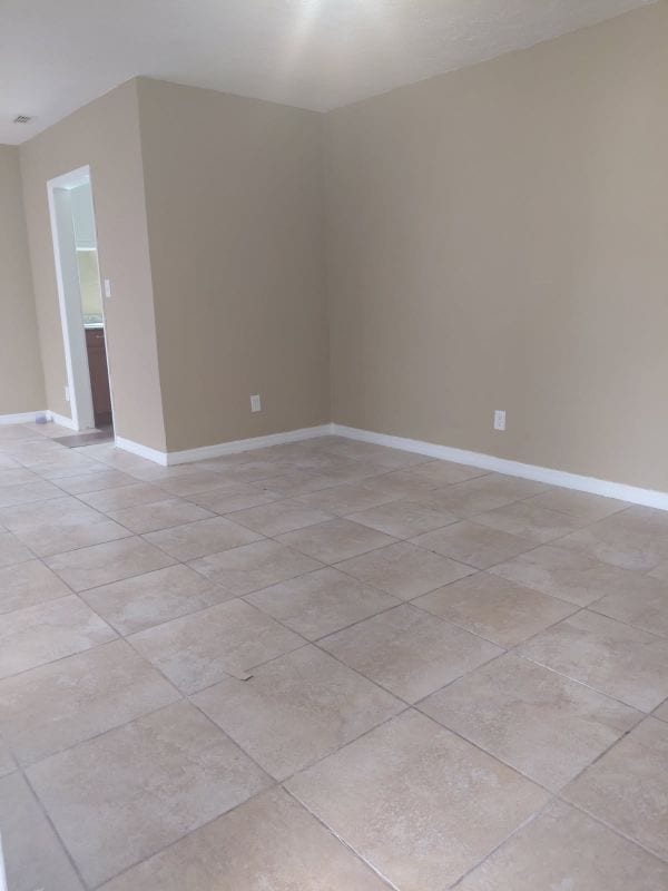 360 Eaton St in Eatonville, FL - Foto de edificio - Building Photo